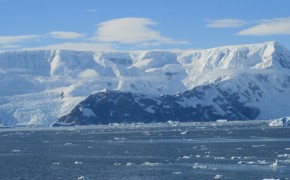 Antarctic and Greenland glaciers at risk of "catastrophic breakup"