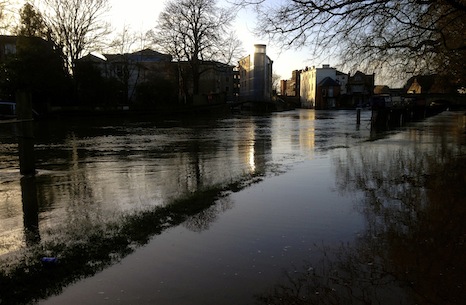 The River Cherwell bursts its banks in Oxford. (Source: RTCC)