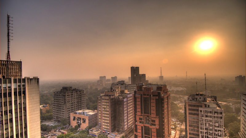 Heavy air pollution hangs over over Connaught Place, New Delhi (Pic: Ville Miettinen/Flickr)