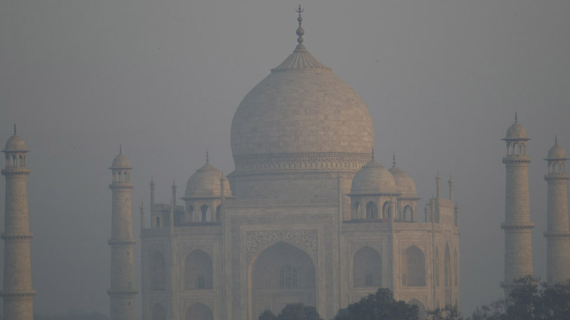 Choked in smog, could the Taj Mahal become a low carbon beacon? (Pic: Jaymis Loveday/Flickr)