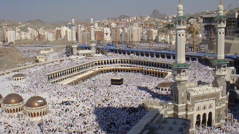The Great Mosque of Mecca surrounds Islam's holiest place, the Kaaba (Flickr/ Al Jazeera English)