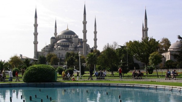 The blue mosque, Istanbul (Flickr/Victor Guevara)