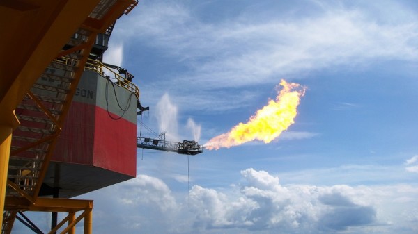 Gas flaring: Russian companies claimed carbon credits for investments they would have made anyway (Flickr/Ken Doerr)