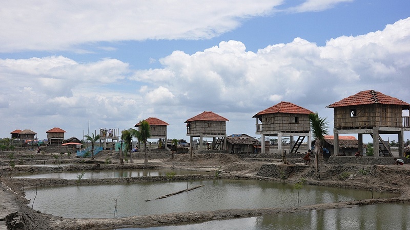 Raised houses in Bangladesh protect inhabitants from rising flood risk (Flickr/Nasif Ahmed/UNDP Bangladesh)