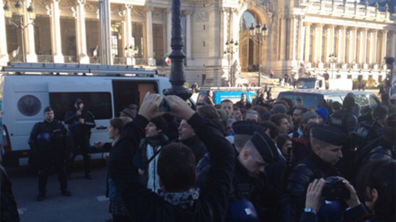 Police and activists clash at Paris climate summit protest