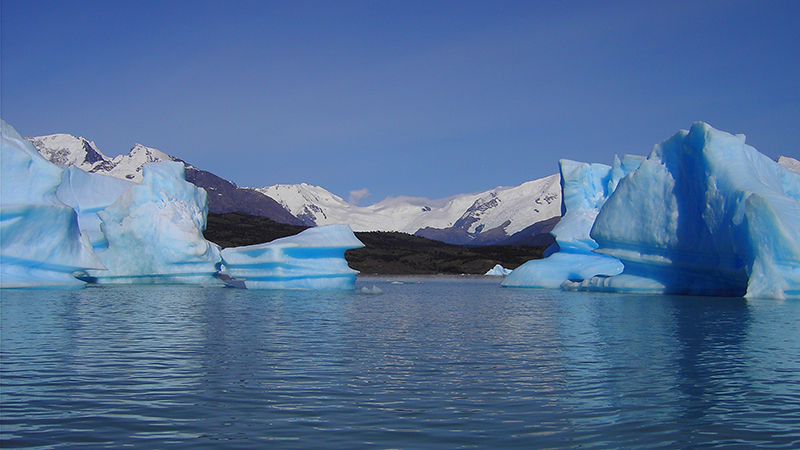 Icebergs in Patagonia, Argentina (Flickr/ Denisbin) 