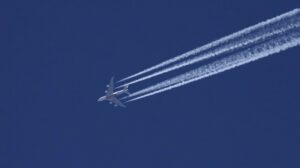 EU urged to address aviation's full climate impact, including non-CO2 emissions