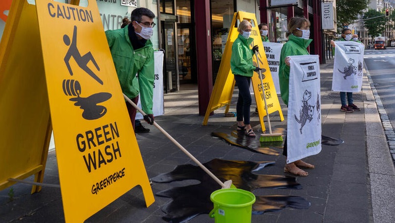 Week in Review: UN greenwashing guidance, Skims retail expansion