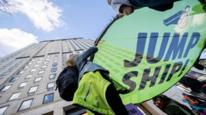 Extinction Rebellion inspires Shell safety consultant to jump ship