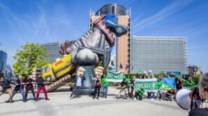 EU and UK will end investment protection for fossil fuels in 10 years