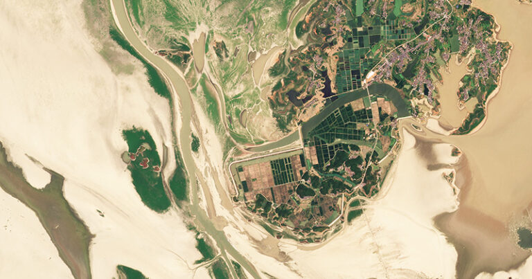 Seen From Space Extreme Drought Dries Up Rivers Across The Globe   Untitled 1 768x403 