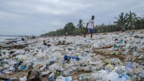 Battle lines drawn in talks on new plastics treaty