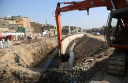 Construction in Pakistan's Karachi in ongoin efforts to prevent floods