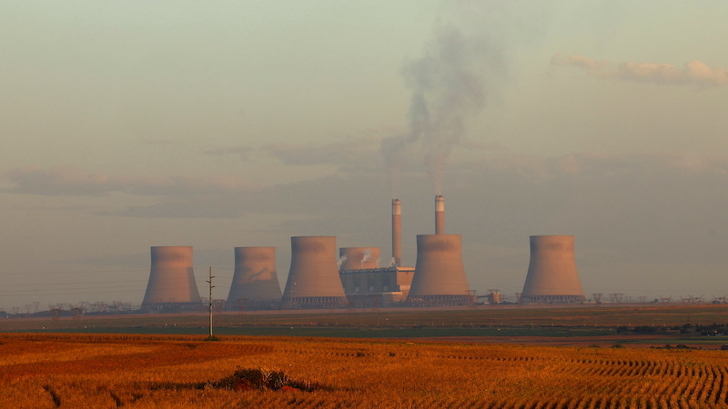 A general view of Kendal Power Station, a coal-fired power station owned by South African utility Eskom, in Mpumalanga province. REUTERS/Siphiwe Sibeko